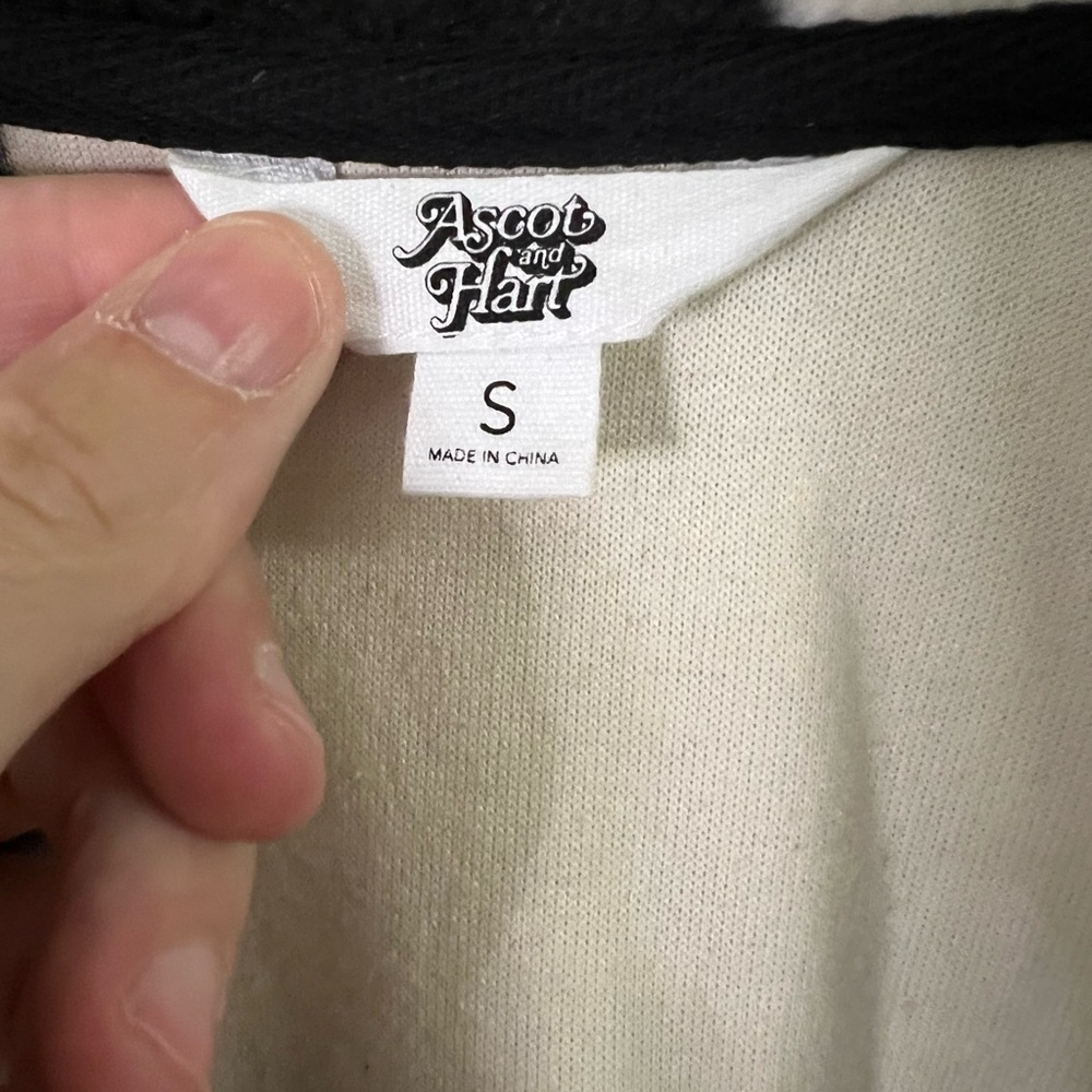 Black and White Geometric Trench Coat with Hood - Picture 4 of 4